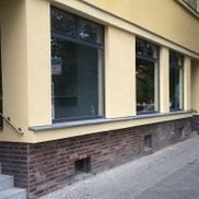 Umbau Hochpaterre Wohnhaus R.-Luxemburg-Platz für Gewerbe